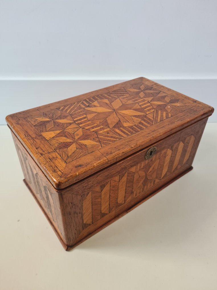Casket - Wood - Mosaic of inlaid wood #1.0