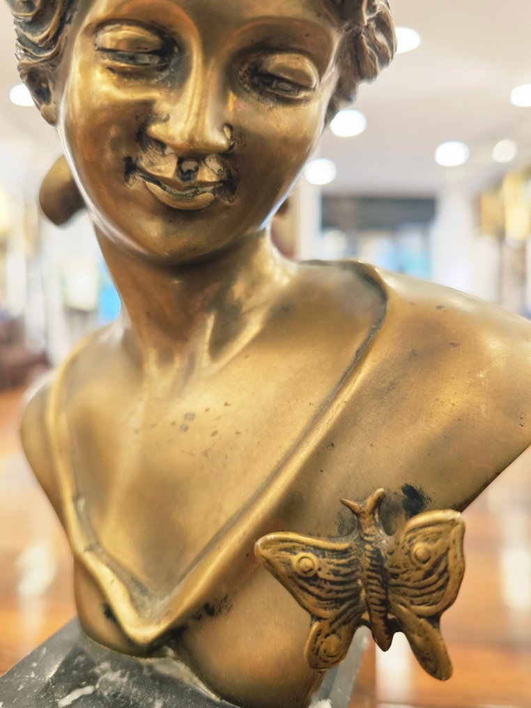 Dal modello di Ferdinando De Luca (XIX / XX) - Byst, La farfalla - 27 cm - Marmor, Brons #4.3