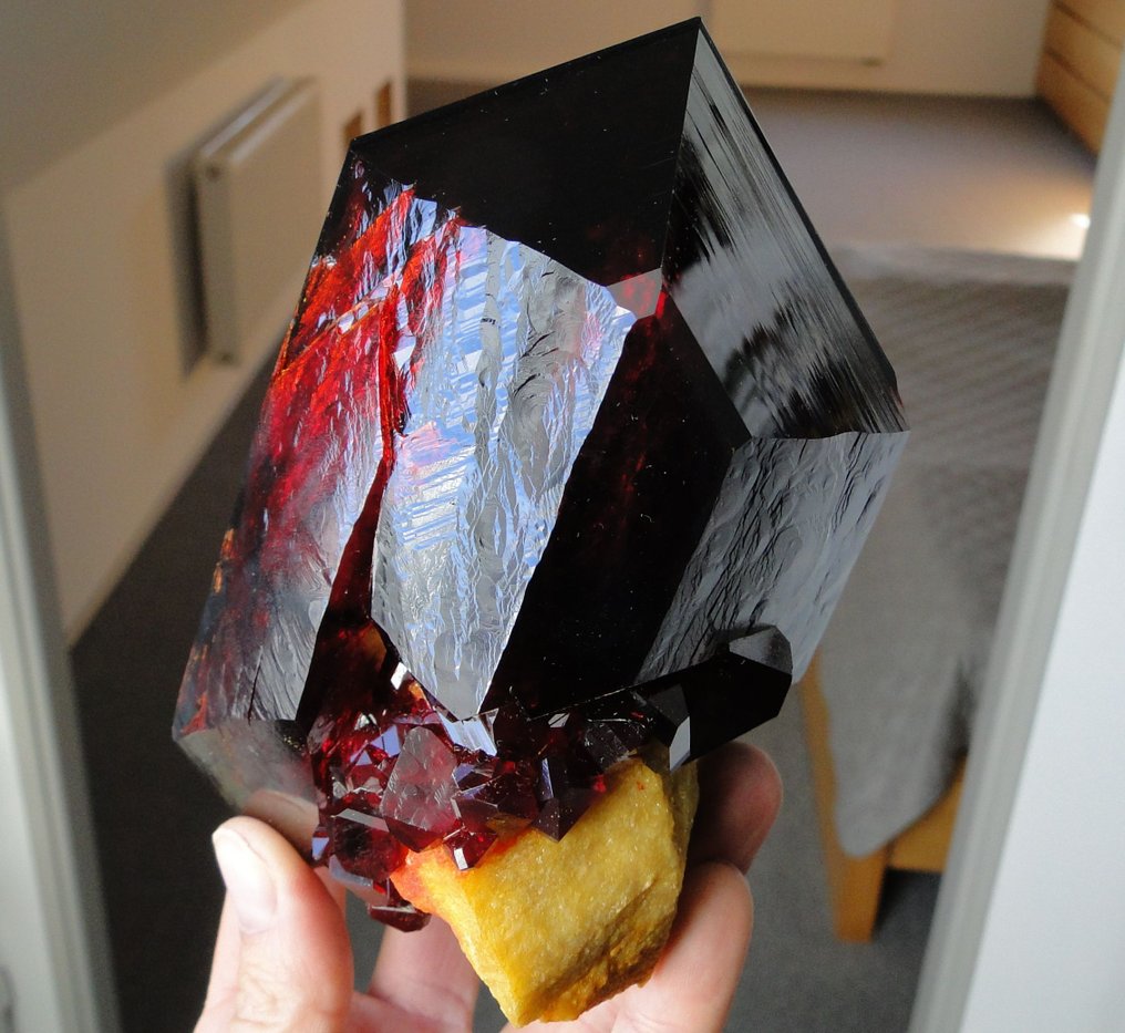 Pruskite Amazing Deep Red - probably the largest crystal in the world!!!- 1.27 kg #1.0