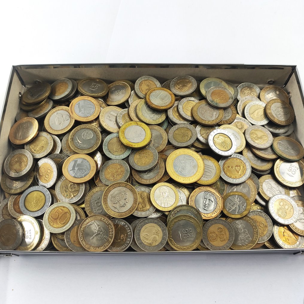 世界. Lot with a Selection of 2,5kg of Bimetalic Coins of the World (F/XF)  (没有保留价) #1.0