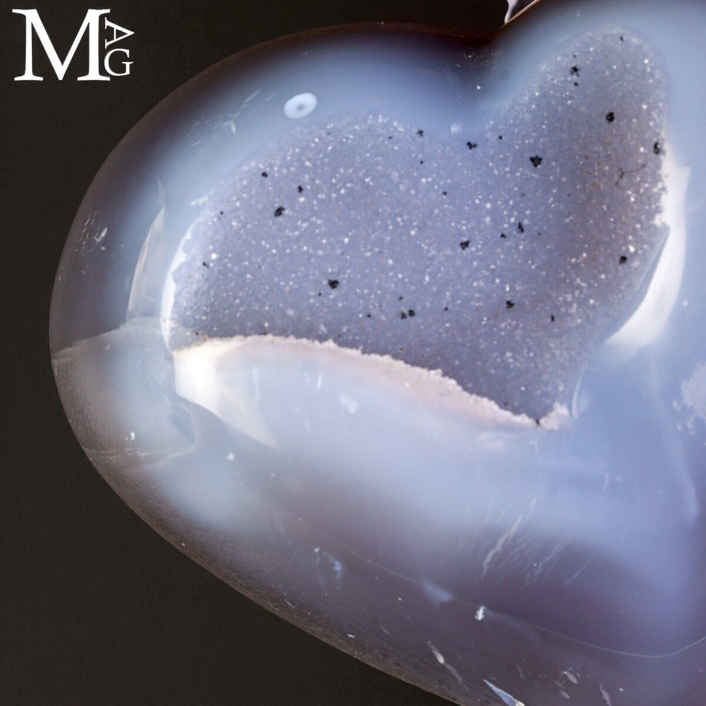 Heart in Agate with Natural Geode - Height: 90 mm - Width: 74 mm- 347 g #4.3