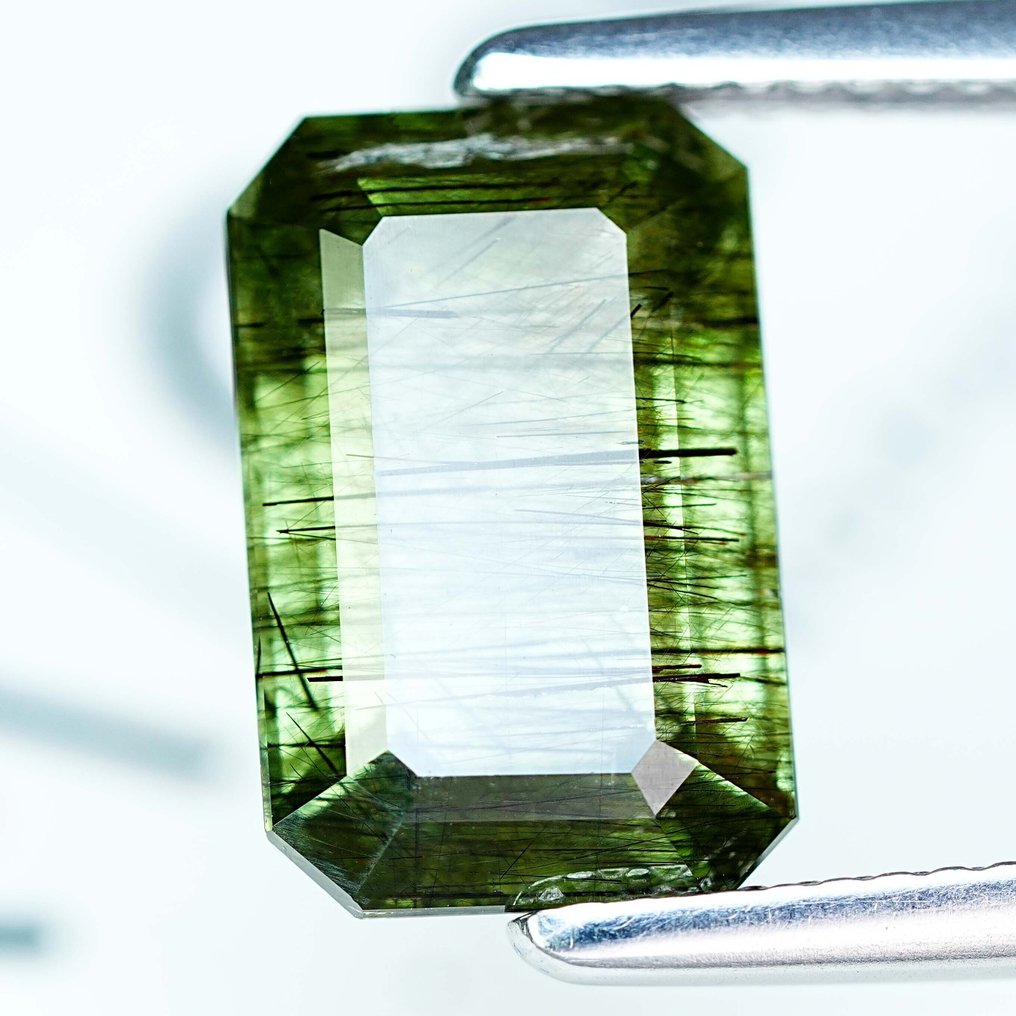Nincs minimálár - 1 pcs  Zöld Peridot  - 5.32 ct - Nemzetközi Színes Drágakő Szövetség (ICA GemLab) - Ritka rutile !! Csúcsfényesség #2.1