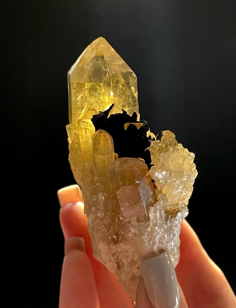 146g Beautiful Yellow QUARTZ var. CITRINE from Lwena, Congo Crystal cluster - Height: 9.3 cm - Width: 5 cm- 146 g #2.1