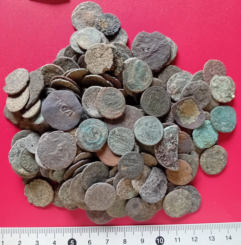 罗马帝国 Lot of Roman 200 Æ coins (Folles, Antoniniani), 3rd and 4th century. (#83)  (没有保留价) #1.0