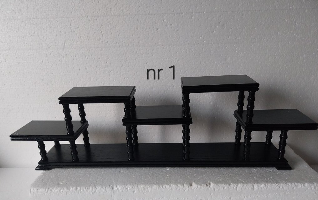 支架 - 木, 8个多样的展示、小桌子、杯垫 - 中国  (没有保留价) #1.0