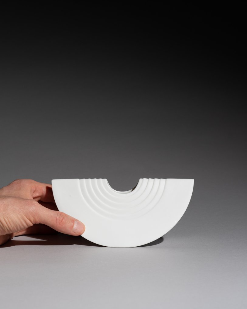 Rosenthal - Ambrogio Pozzi - Vase -  "Totem" Iconic Serie - Biscuit porcelain - Sculptural Postmodern #1.0