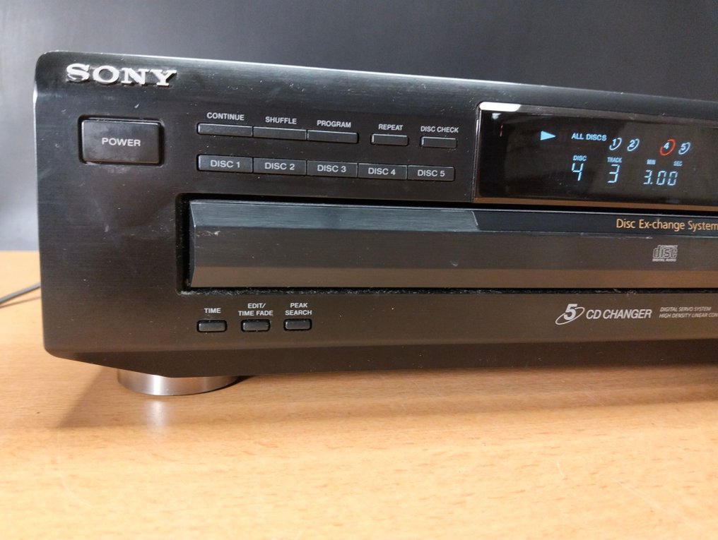 Sony - CDP-CE215 CD player #2.1