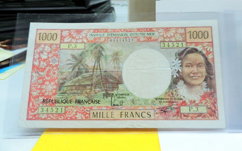 Maailma. - 3 banknotes - various dates (Ei pohjahintaa) #1.0