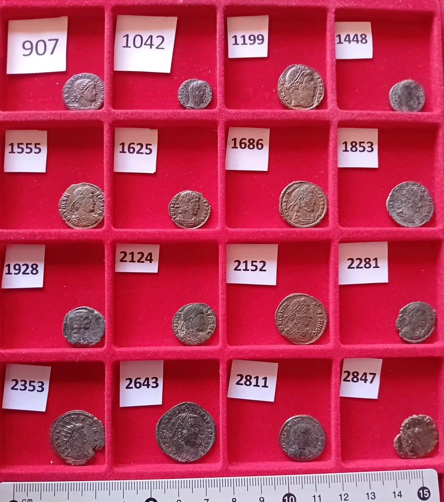罗马帝国 Lot of 16 late Roman Æ coins (#907) 3rd - 4th century AD  (没有保留价) #1.0