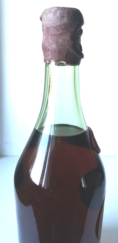 "Vignoble de la Pradelle" 1918 Peuchet & Cie - Grande Champagne millésime  - b. 1950s - n/a (70cl) #3.2