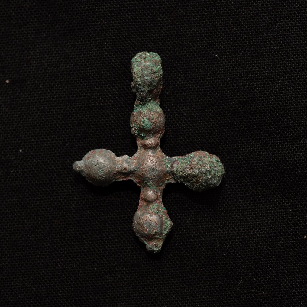 Εποχή των Βίκινγκς Μπρούντζος Μενταγιόν σταυρού με βραχίονες με κουμπώματα. - 30 mm  (χωρίς τιμή ασφαλείας) #1.0