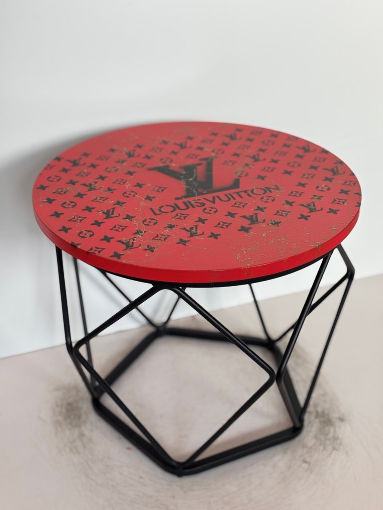 Rob VanMore - Tea-Time on LV Table - ø40cm #3.2