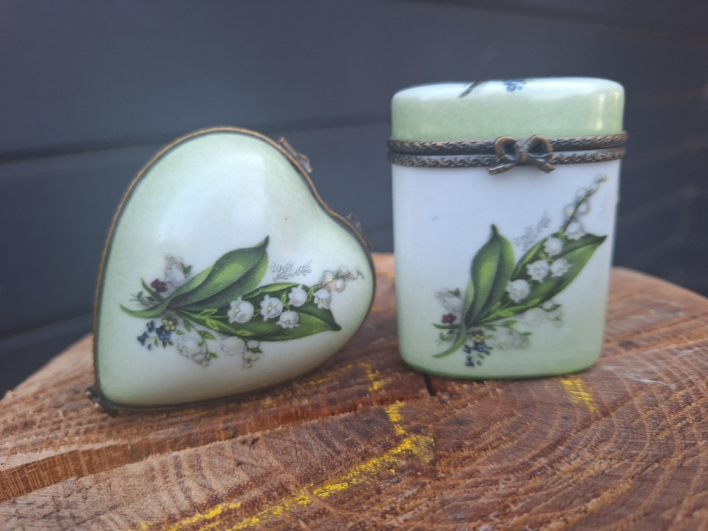 Meander - 洛德林盒 (2) - 瓷 - 瓷制的百合花 #1.0