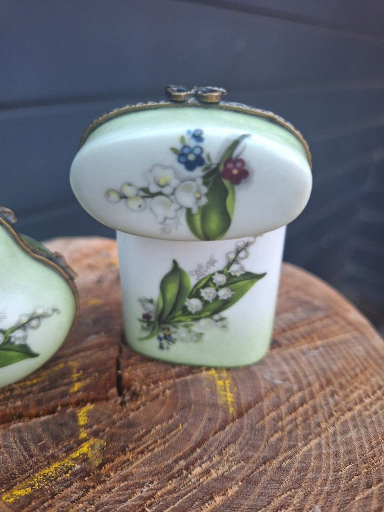 Meander - 洛德林盒 (2) - 瓷 - 瓷制的百合花 #3.2