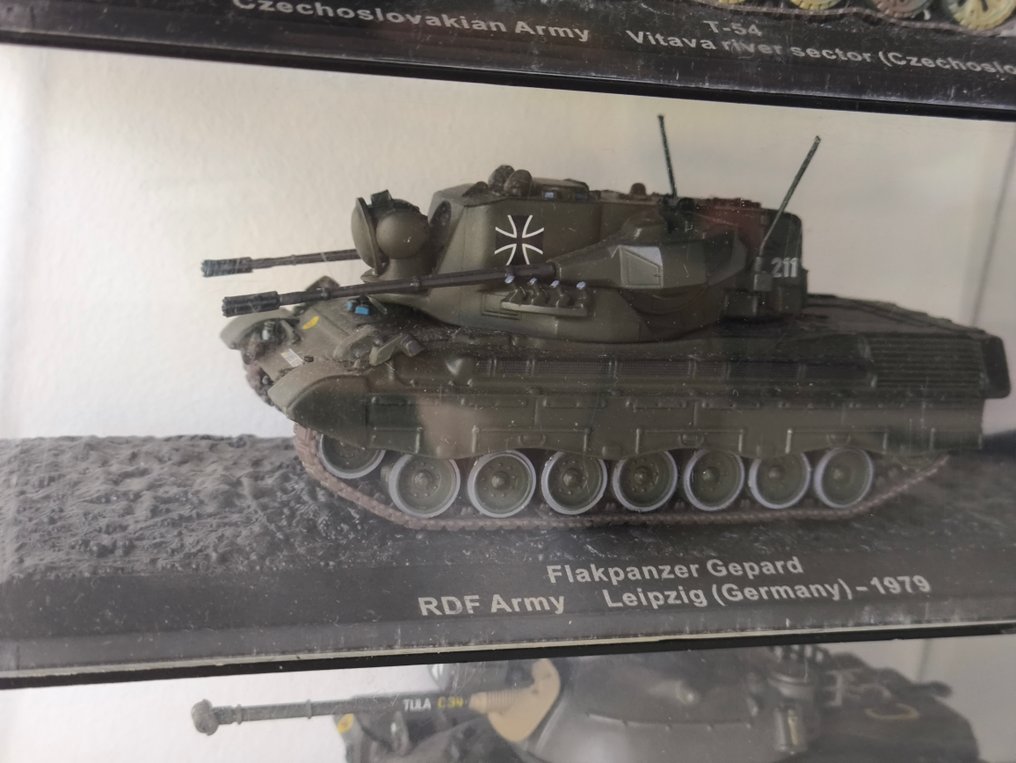 Themed collection - 12 Varied military miniature collection #4.3