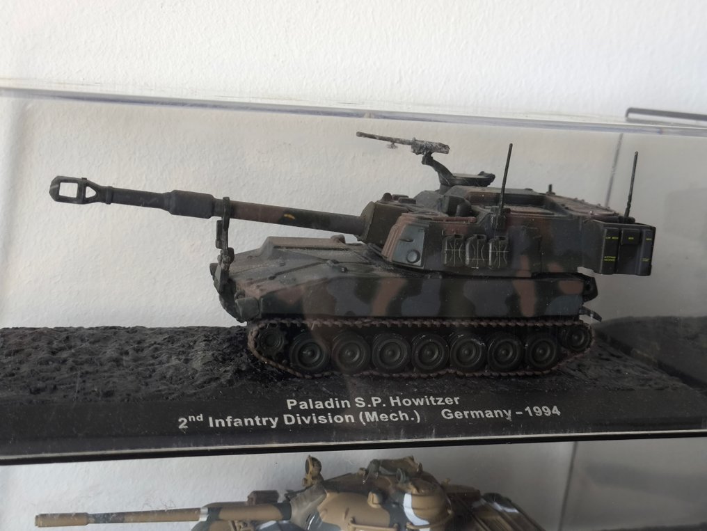 Themed collection - 12 Varied military miniature collection #2.1