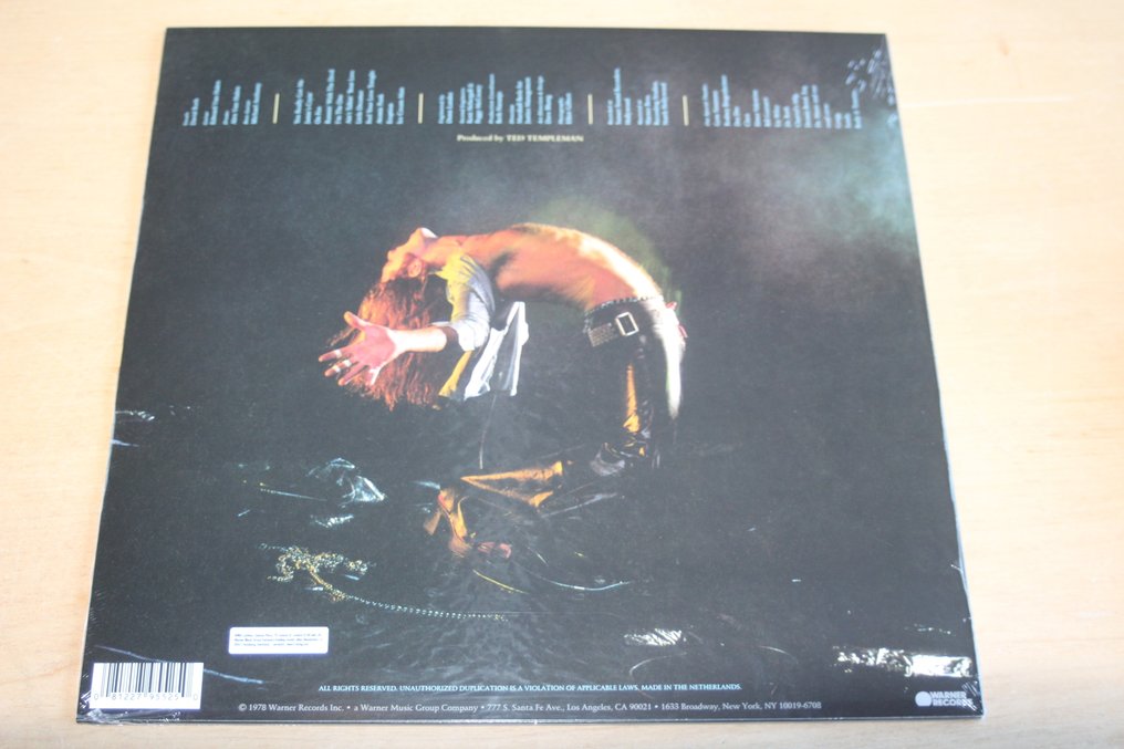 Van Halen - Van Halen 1 & 2 + Backstage Passes + Guitar Picks - LP Albums (multiple items) - Reissue - 2020 #3.2