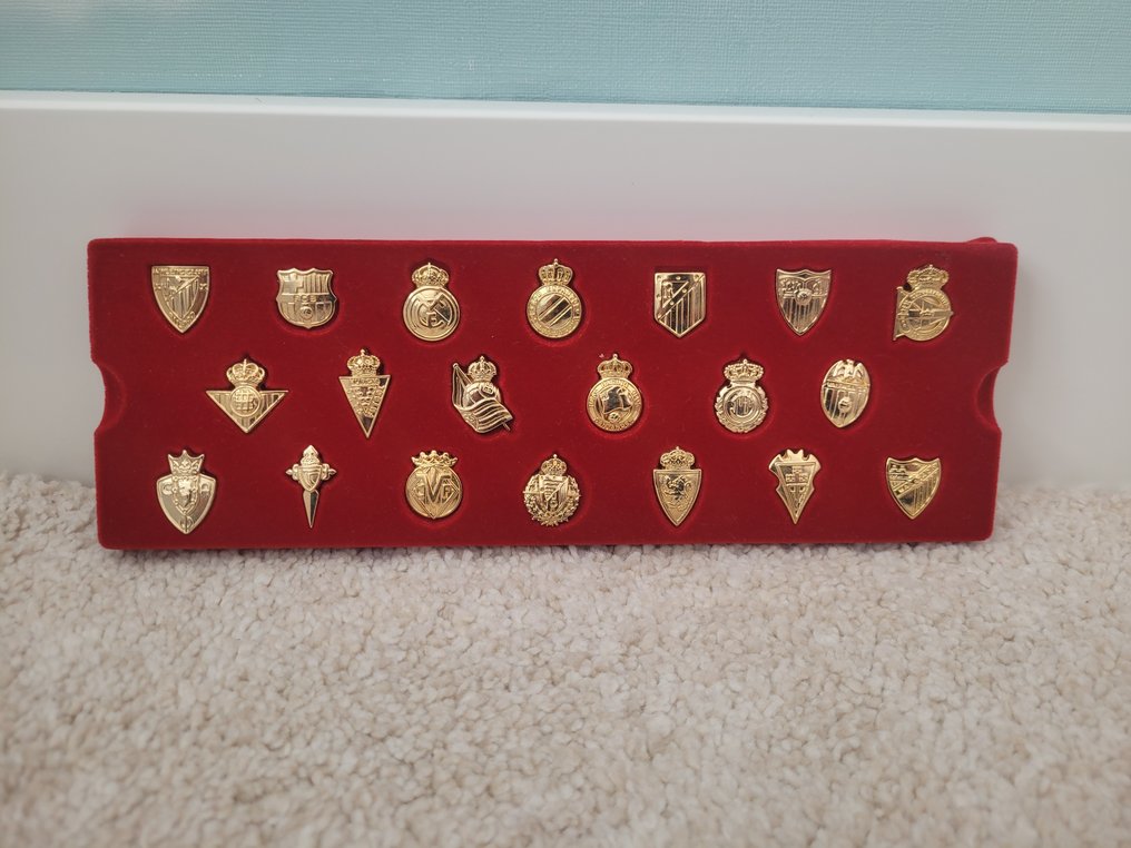 2003/2004年金牌。西甲联赛。  #2.1