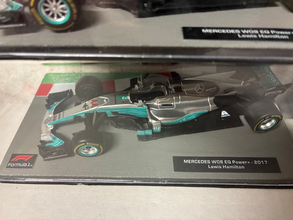 1:43 - Modell autó  (5) - Modelli Formula 1 assortiti #3.2