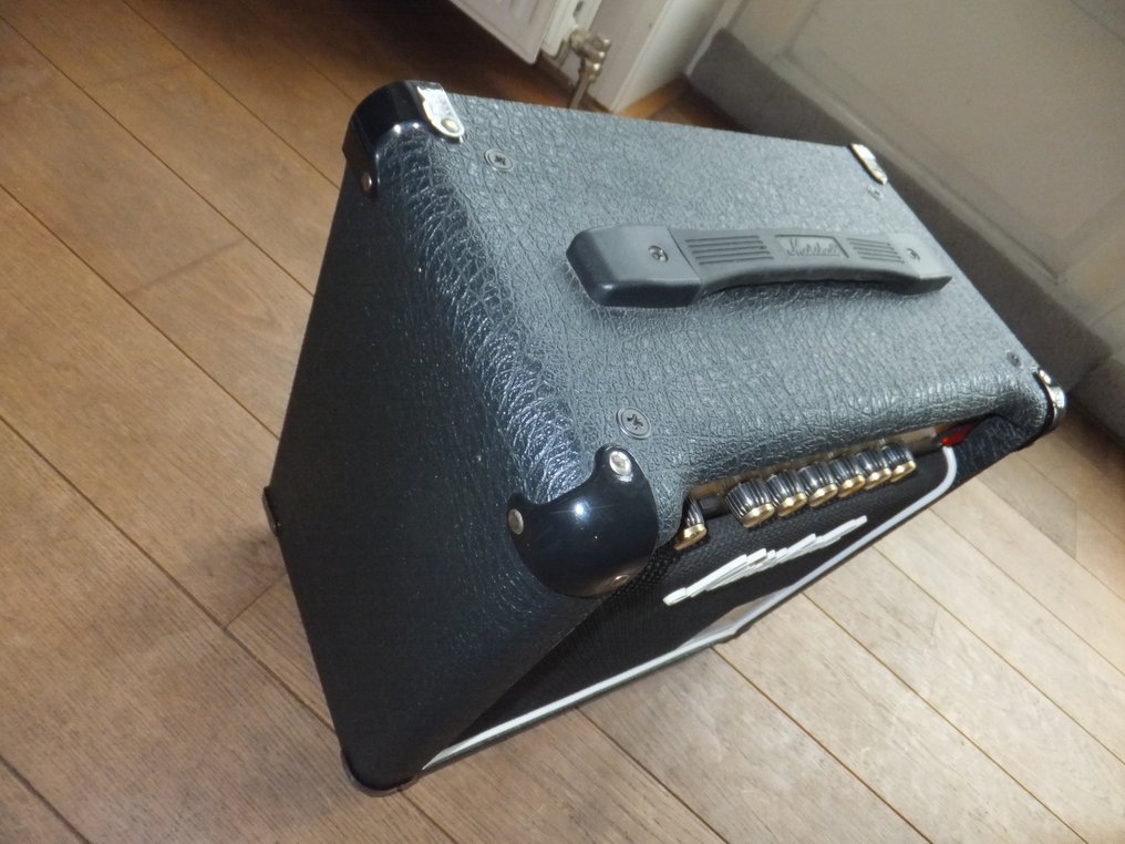 Marshall - Tételek száma: 1 - Gitár erősítő - Egyesült Királyság - 2012  (Nincs minimálár) #1.0