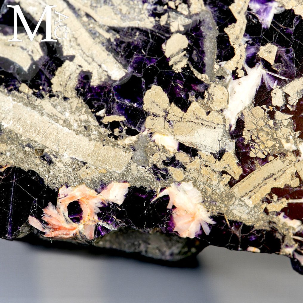 萤石、黄铁矿和重晶石——来自西班牙的稀有矿物 - 高度: 63 mm - 闊度: 58 mm- 110 g #3.2