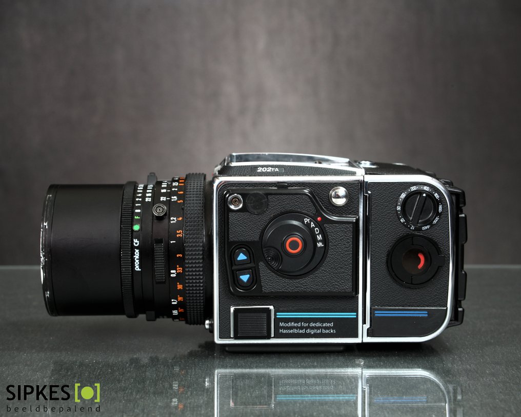 Hasselblad 202FA body + Carl Zeiss Distagon 50mm f/4 - 120 / medium format camera #1.0