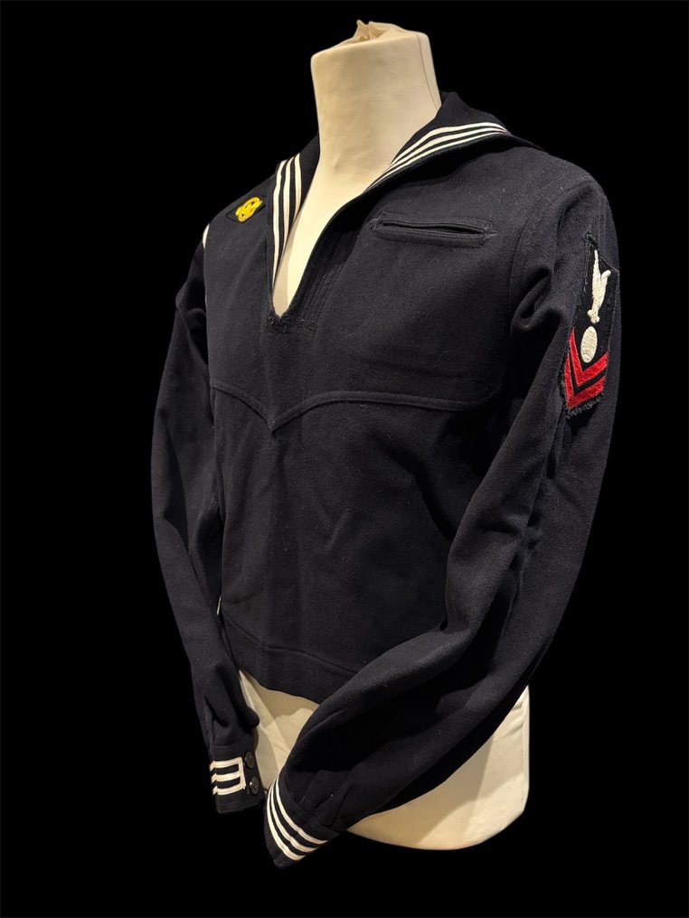 Katonai egyenruha - US Haditengerészet WWII Divat Kék Jumper – Storekeeper 2nd Class (SK2c) – Név szerint E.J. Dischinat #1.0