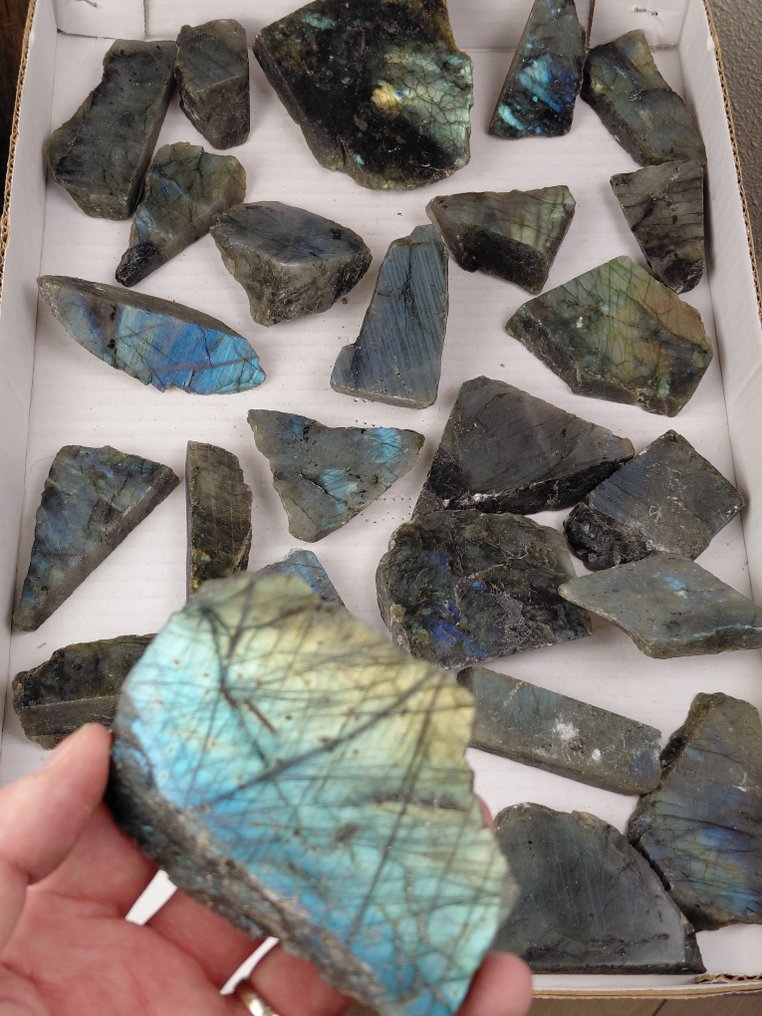 Beautiful Labradorite gemstone patches - with flash- 2 kg #1.0