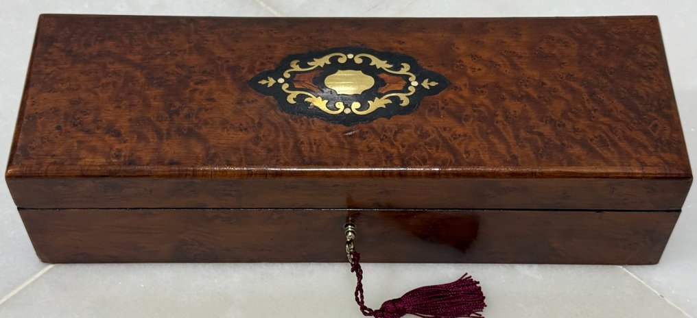 Låda - Förgyllt mässing, Sammet, Rosenträ, Tuja (cypressväxt) #1.0