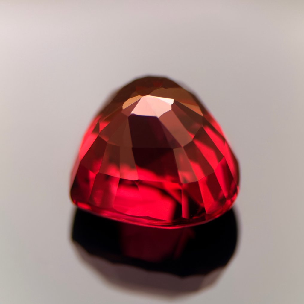 Ohne mindestpreis Rot Granat - 7.88 ct - Gem Report Antwerp (GRA) - Außergewöhnliches Stück eines Edelsteins #4.3