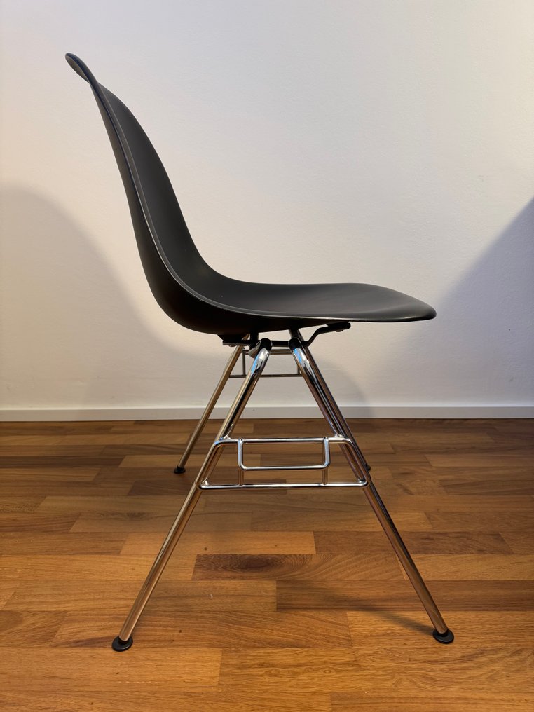 Vitra - Charles Eames - Stol - DSS - Polypropylen #1.0