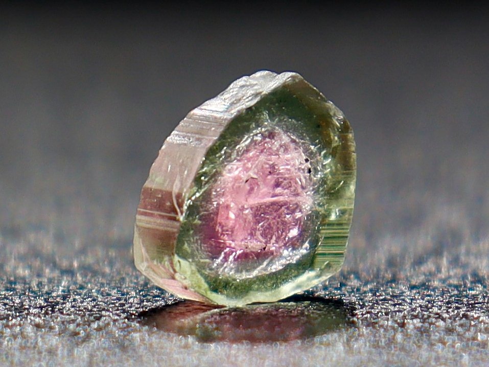 博物馆西瓜电气石 • 卓越AA级 • 1.85克拉 • 5件套中的第2件 - 高度: 9 mm- 0.37 g - (1) #2.1