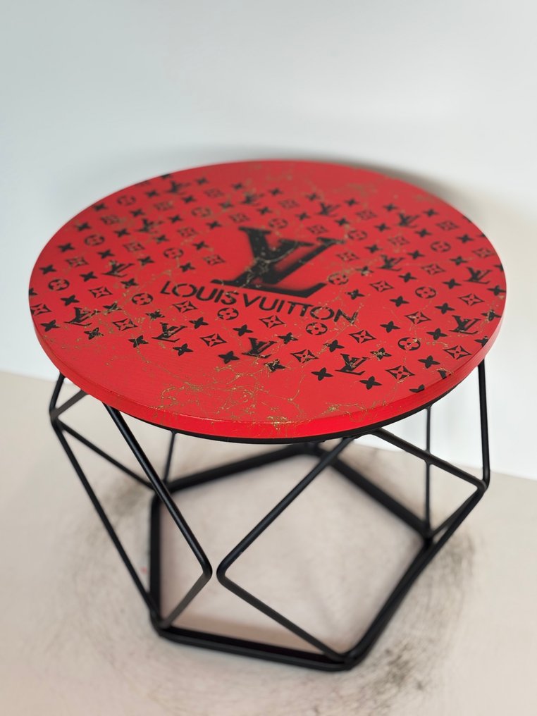 Rob VanMore - Tea-Time on LV Table - ø40cm #1.0
