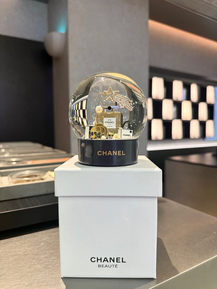 Chanel - N°5 Snow Globe - Set di accessori moda #1.0