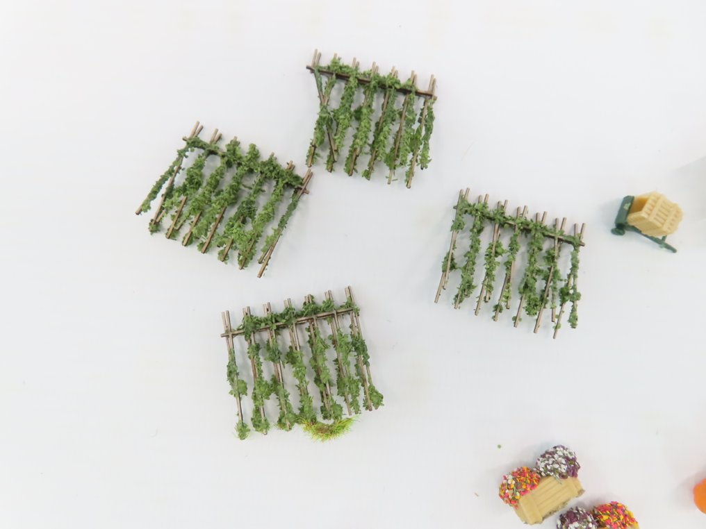 Noch, Preiser, Faller H0 - Statuette di modellini di treni (100) - 100+ accessori diversi #3.2