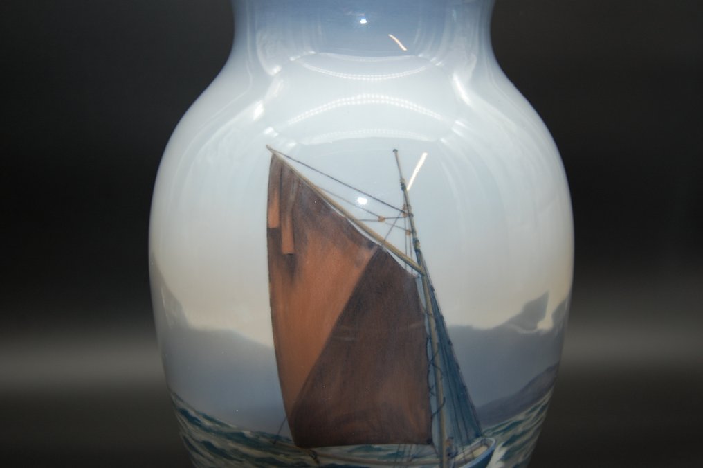 Royal Copenhagen - Βάζο  - Πορσελάνη - Υ. 33cm / Δ. 20cm #3.2