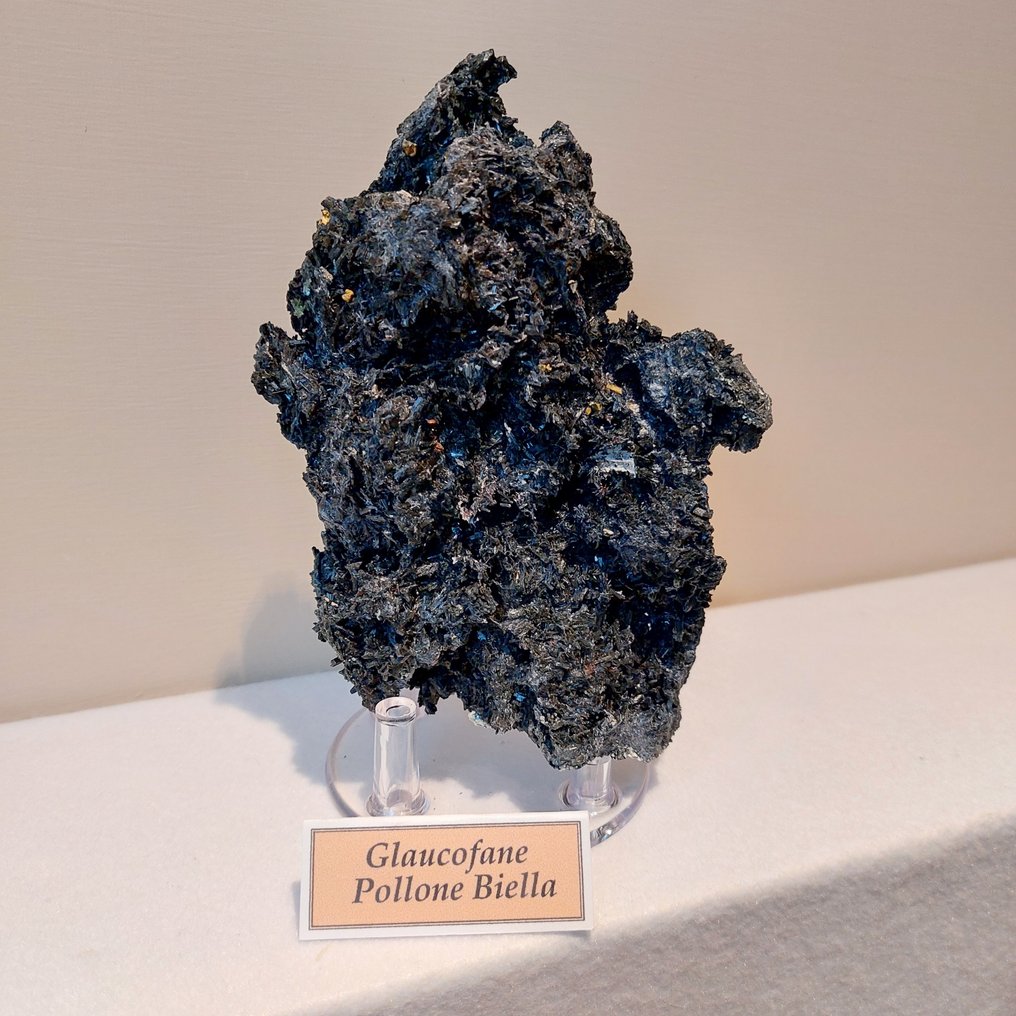 Glaucophane Crystals on matrix - Height: 13 cm - Width: 9 cm- 381 g - (1) #1.0