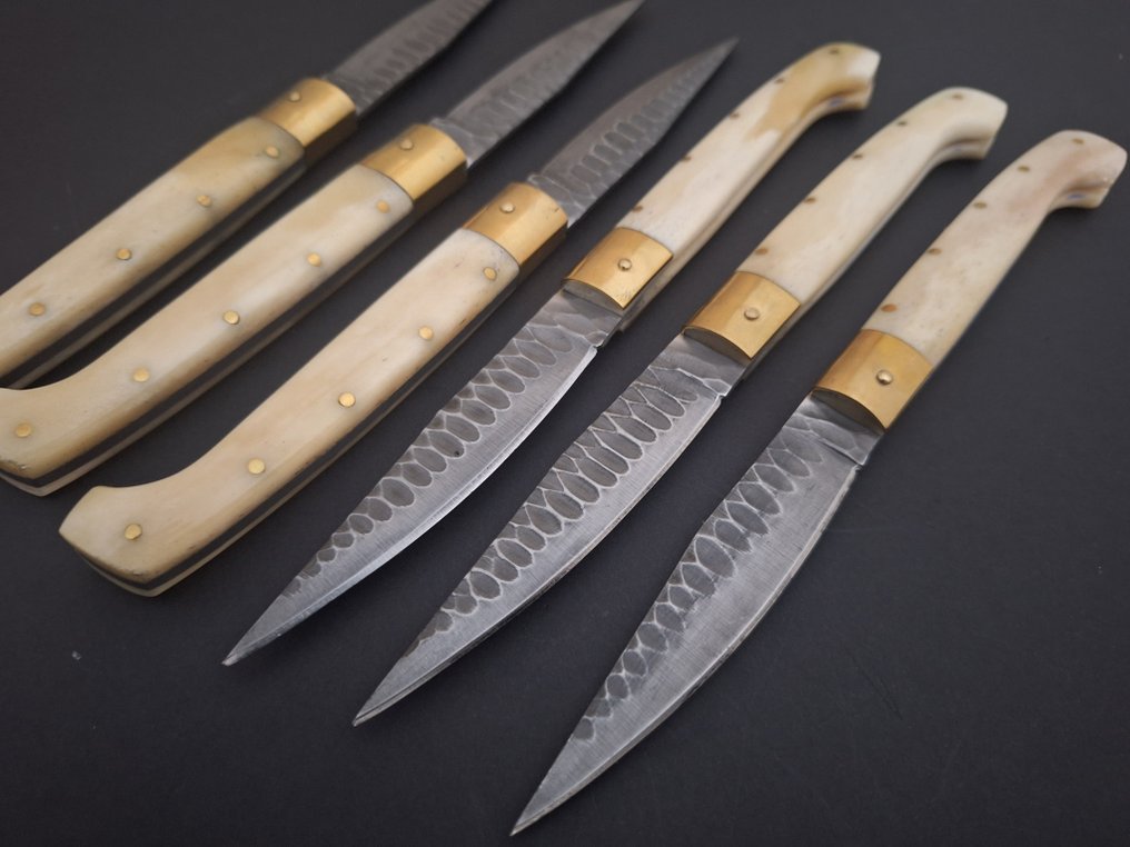 K.Roman K.Romain - Kitchen knife - Kitchen knife set -  La Coutellerie De Romain Laguiole Bougna Kitchen Knives Prestigious Presented in Box - Steel, Bone, Wood - France #2.1