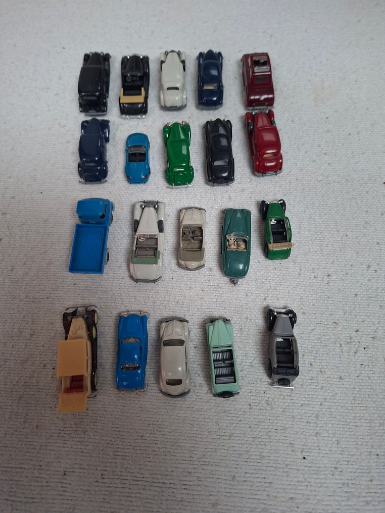 Wiking H0 - 550412 - Modellino di scenario ferroviario (20) - Diverse auto in miniatura in metallo in buone condizioni, alcune con lievi segni di usura. - DB #3.2