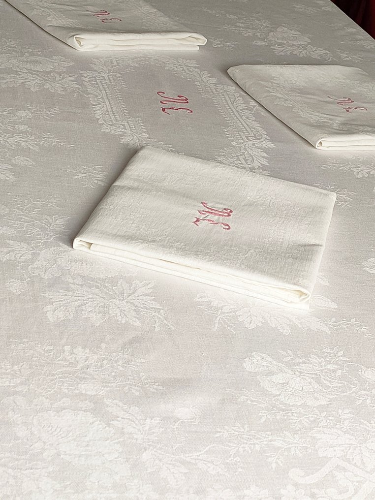Tablecloth (4) - 179 cm - 157 cm - Napkin with three napkins. #1.0