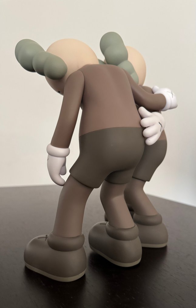 Kaws (1974) - Along the Way (brown) #3.2