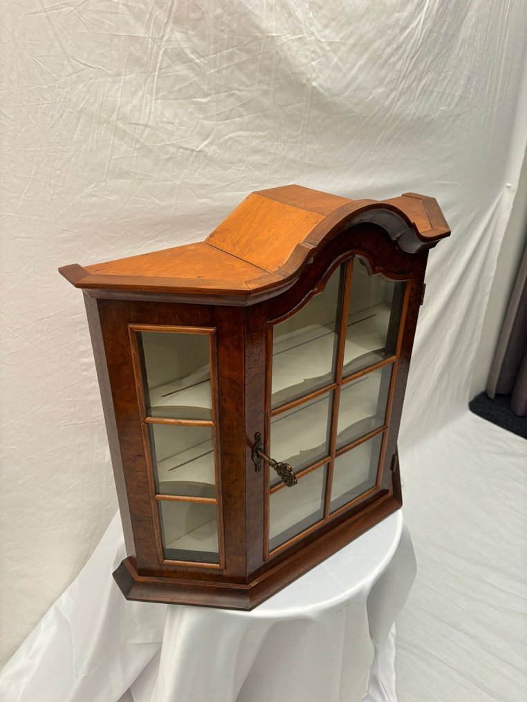 展示柜 - 木质优雅：正宗/古董陈列柜 - 木 #4.3