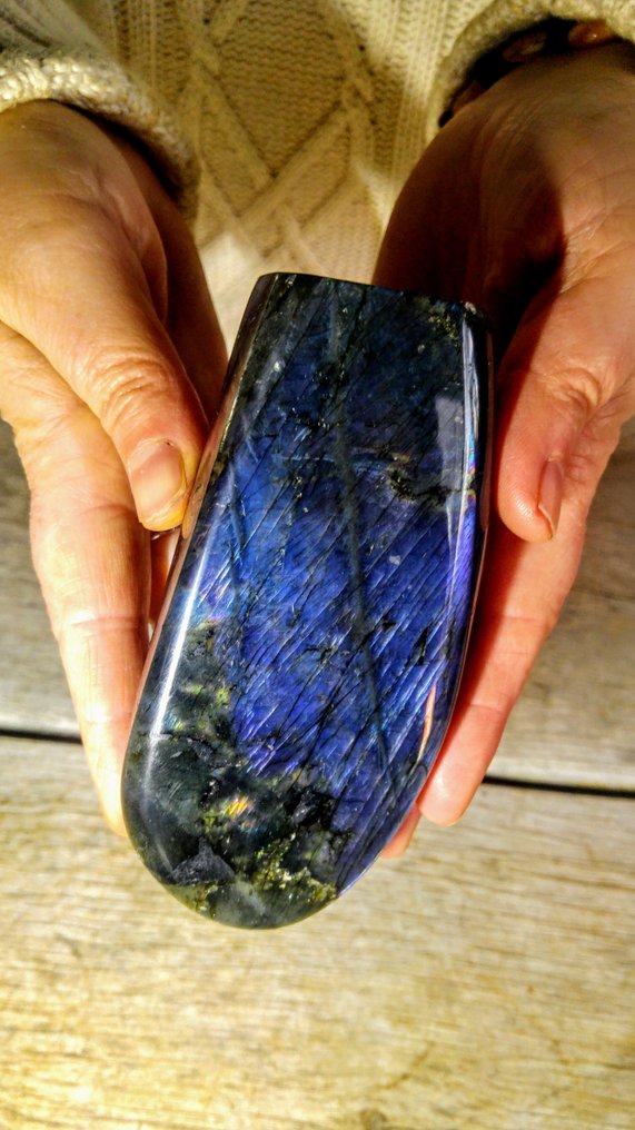 拉长石 - 极其罕见的颜色 - 730F 热金属色 - 变色龙 自由形式 - 高度: 12 cm - 闊度: 5 cm- 466 g #2.1