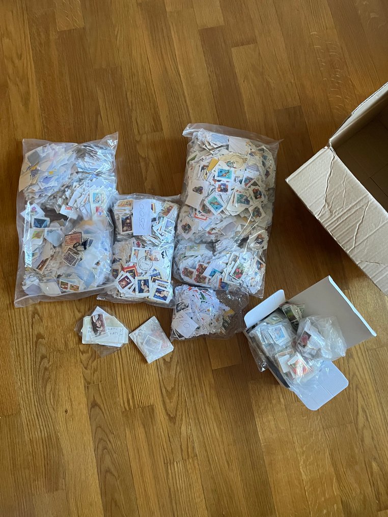 澳大利亚 1950/2000 - 澳大利亚邮票箱装邮票，约3.5公斤 #1.0