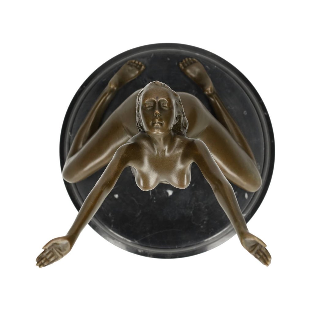 Veistos, A seated lady - 25 cm - Pronssi, Marmori #1.0