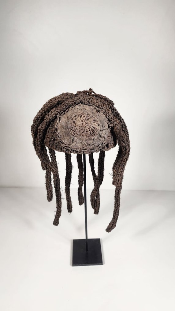 Raphia hat - Bamileke - Cameroon  (No Reserve Price) #1.0