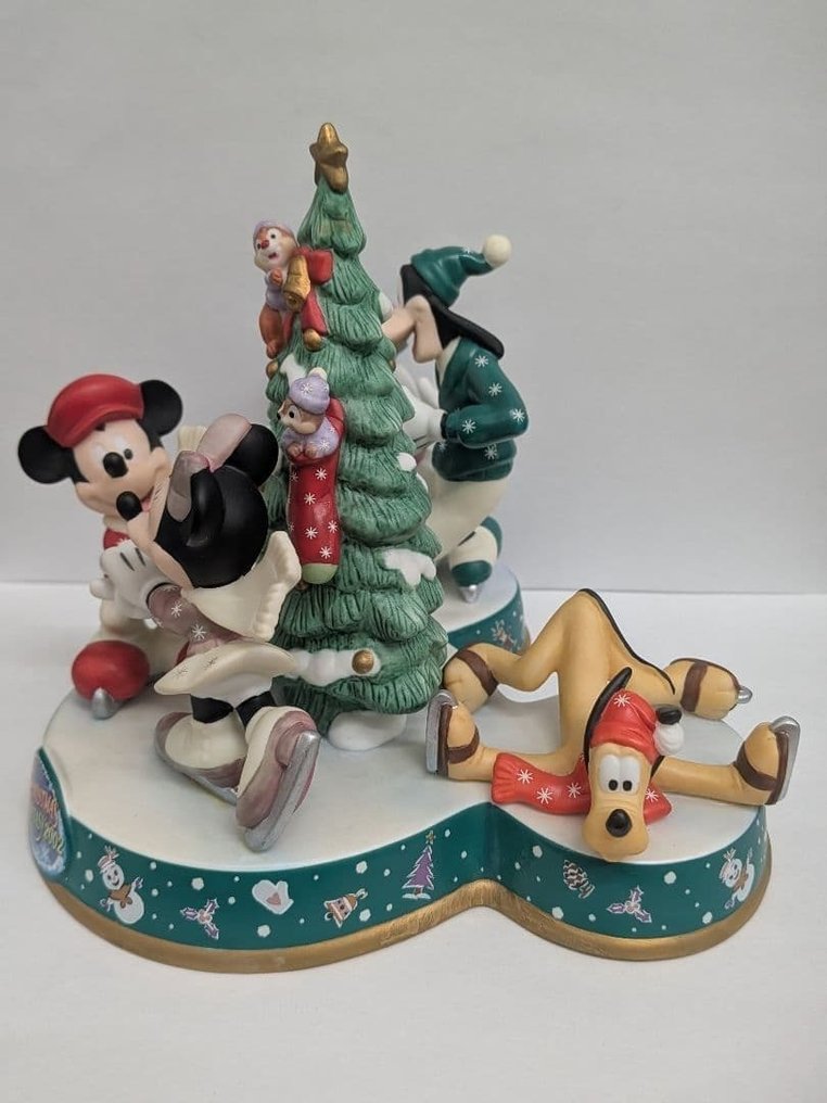 Disney - Figurine - Disney Christmas Fantasy 2002 Figurine — Mickey & Friends - Resin #1.0