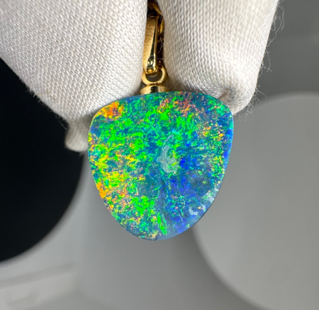 Opal Pendant - Height: 20 mm - Width: 12 mm- 1.24 g - (1) #1.0
