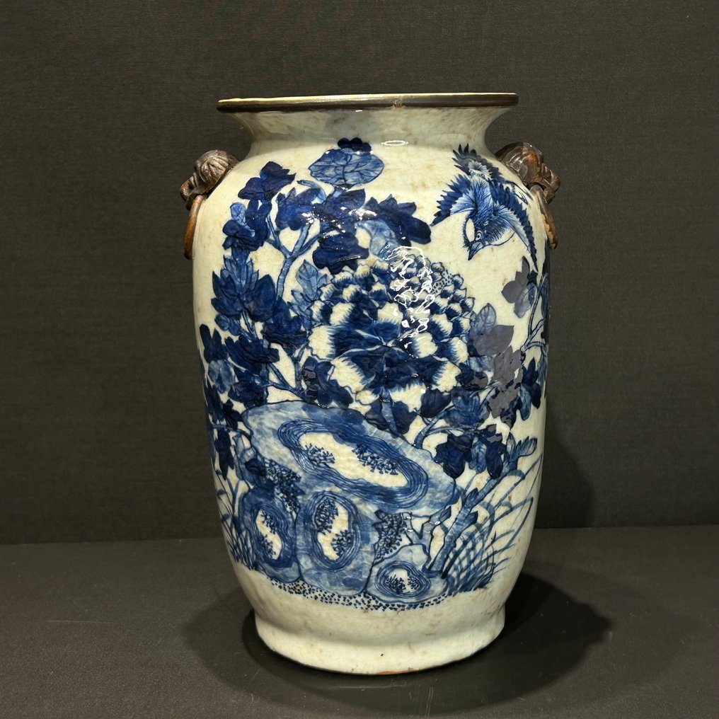 花瓶 - 瓷器 - 中國 - 清朝（1644-1911） - 蓝色白色裂纹花瓶  (沒有保留價) #1.0