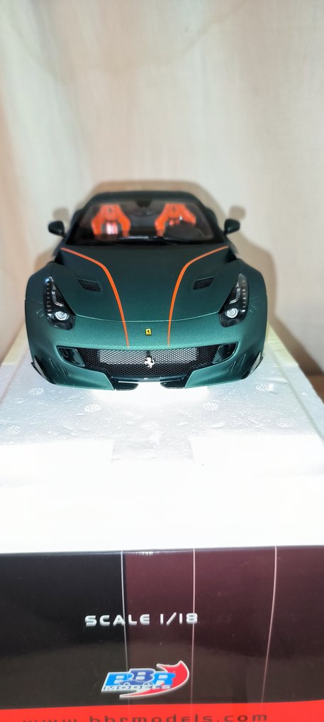 BBR Models 1:18 - 模型套件 - Ferrari F12tdf #3.2